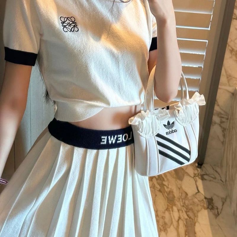 ロエベニットｔシャツ