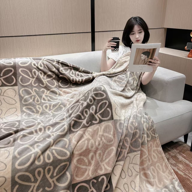 LOEWE お昼寝ブランド毛布