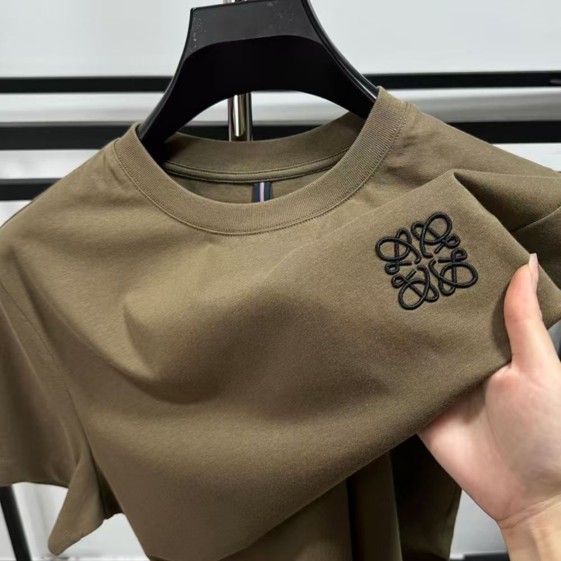 ロエベブランド20代 30代40代tシャツ