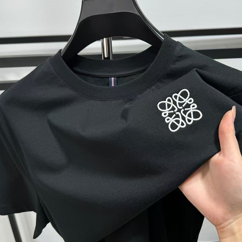 LOEWE刺繍tシャツ ユニセック