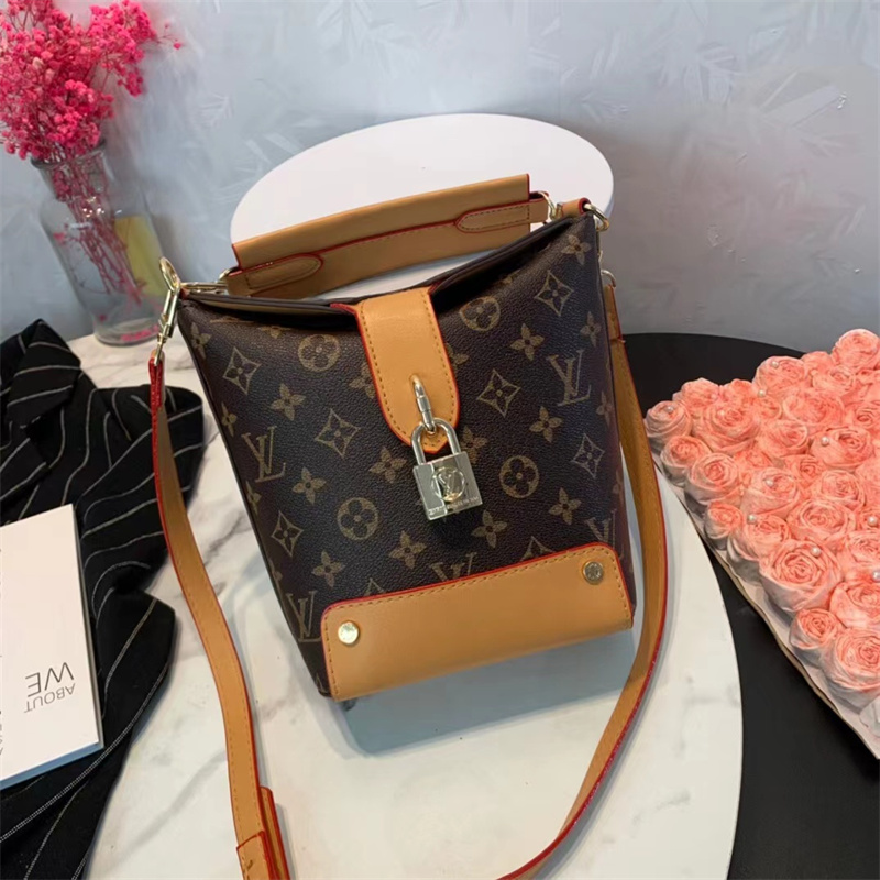 ハイブランド lv 定番バッグ 斜め掛けバッグ