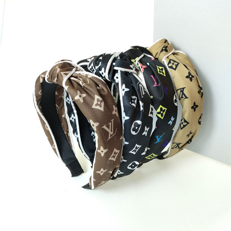 ルイヴィトンかわいいヘアカチューシャ