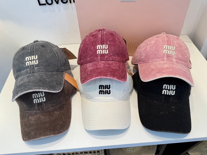 ブランドMiuMiuスポーツキャップ