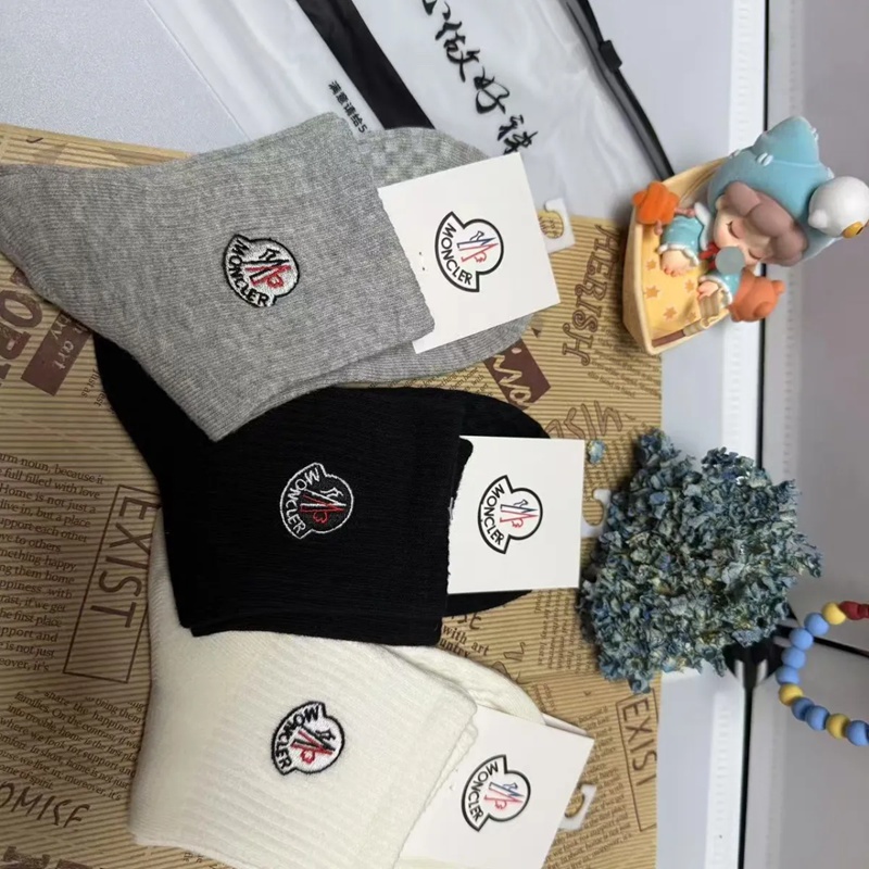 Moncler 中厚手クルー丈靴下