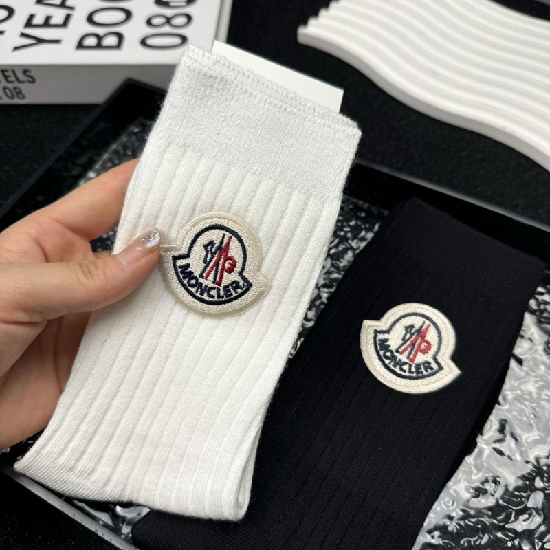 Moncler モンクレールレディース向け 靴下 