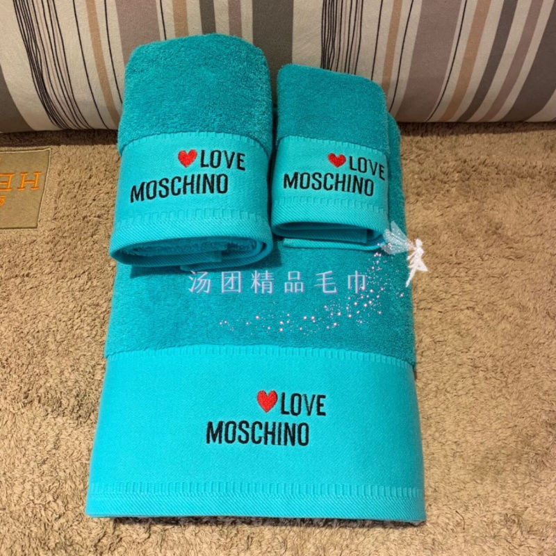 ブランドモスキーノフェイスタオル