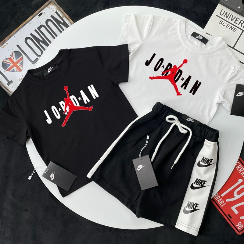 Nikeキッズ半袖ｔシャツ