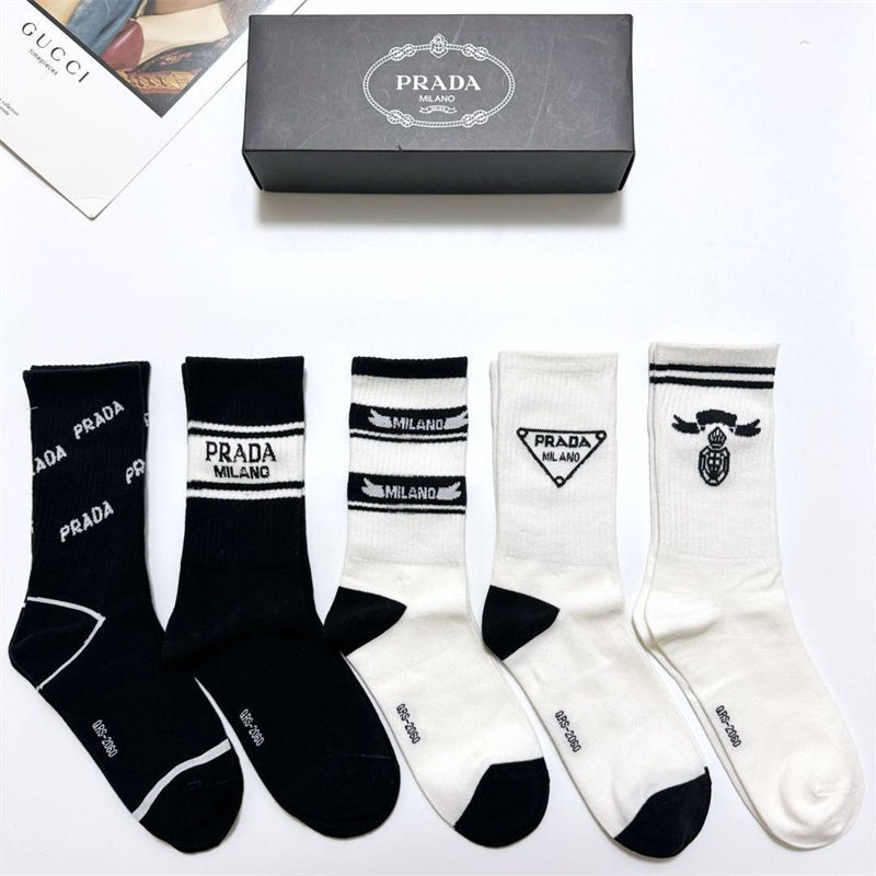 Pradaコットン 靴下 メンズ 通気性