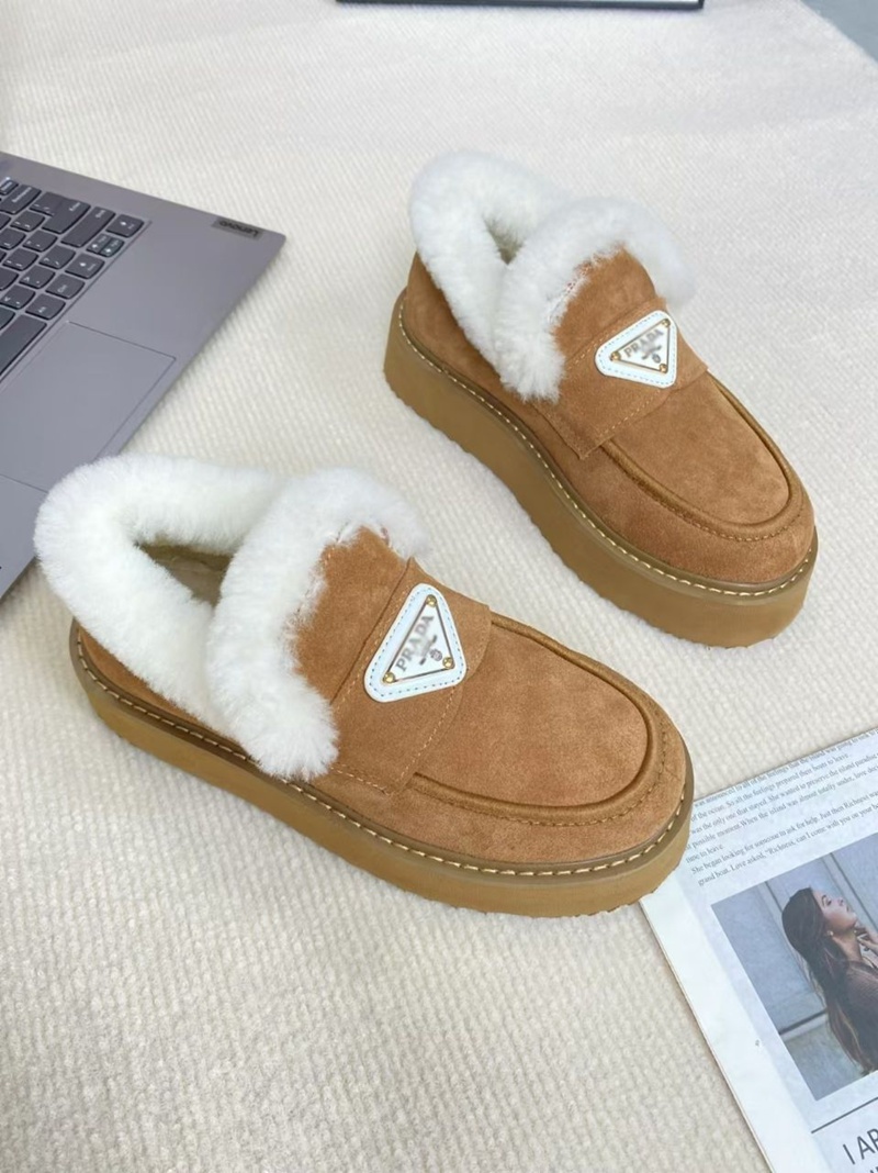 プラダボアシューズレディース