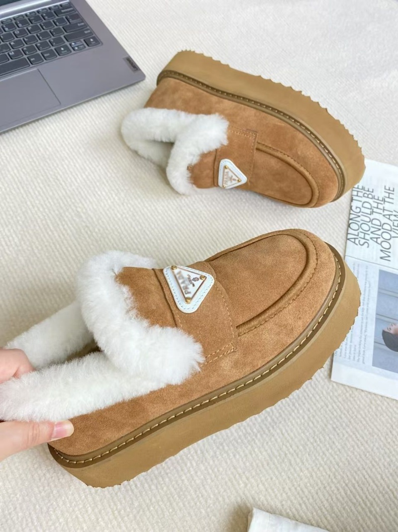 Prada ファーローファー