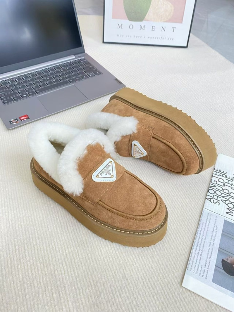 プラダカジュアルジューズ