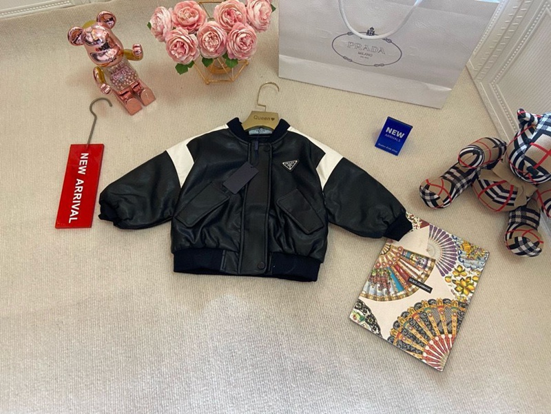 プラダ子供の革ジャケット