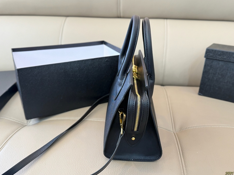 プラダ肩掛けバッグブランド