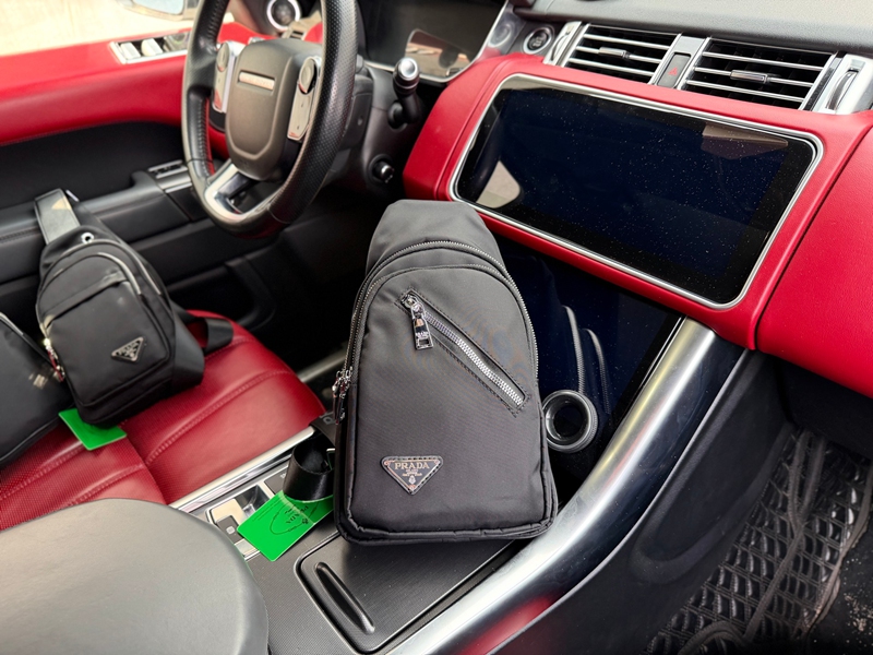 プラダブランドトラベルバックパック