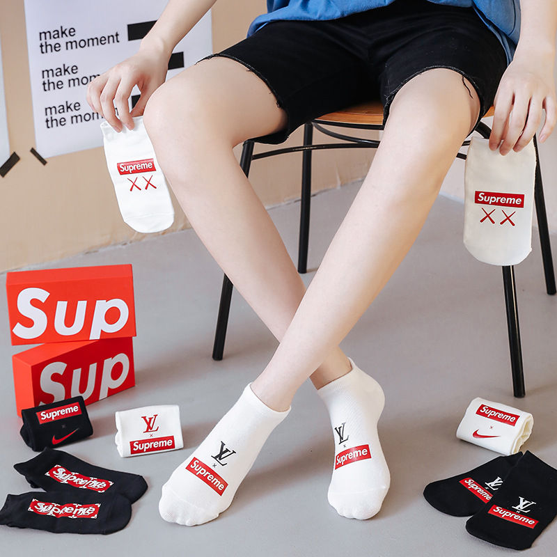 ブランド Supreme 靴下 大人気