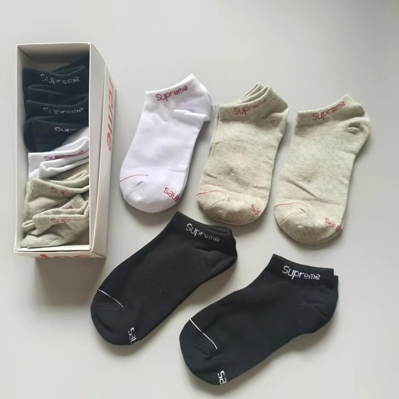 ブランドSupreme ソックス 男女兼用