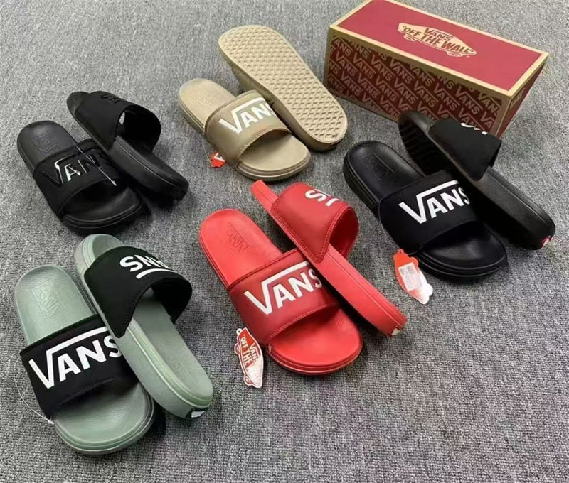 ブランドVANSメンズ向けスリッパ