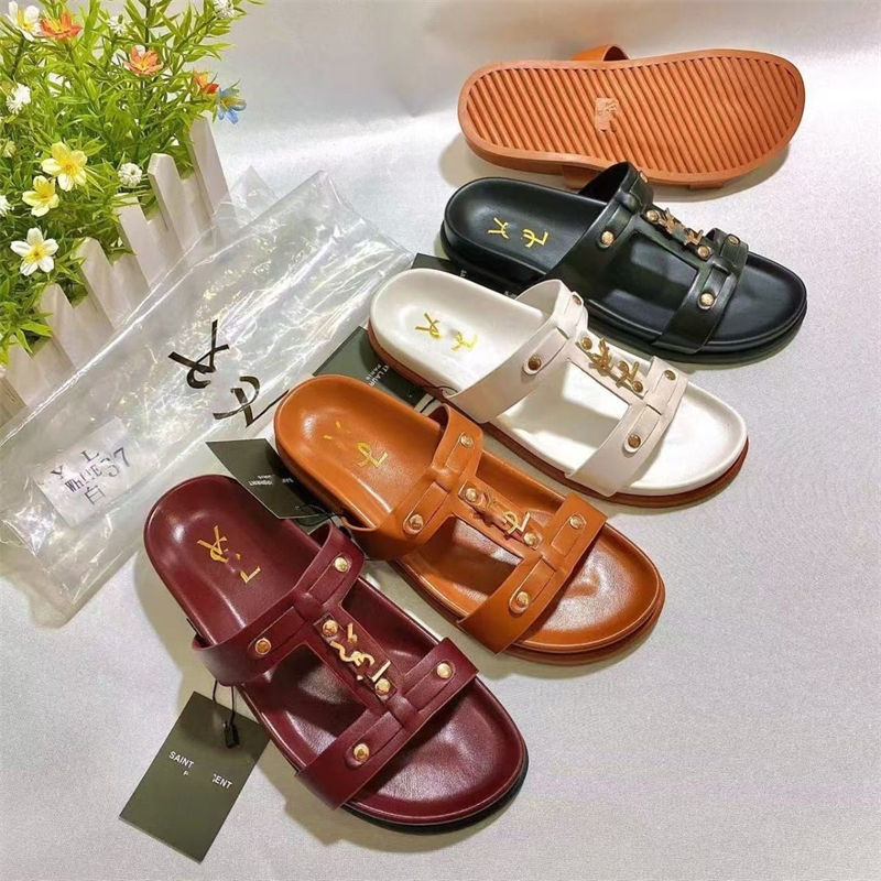 イヴサンローランビーチスリッパ